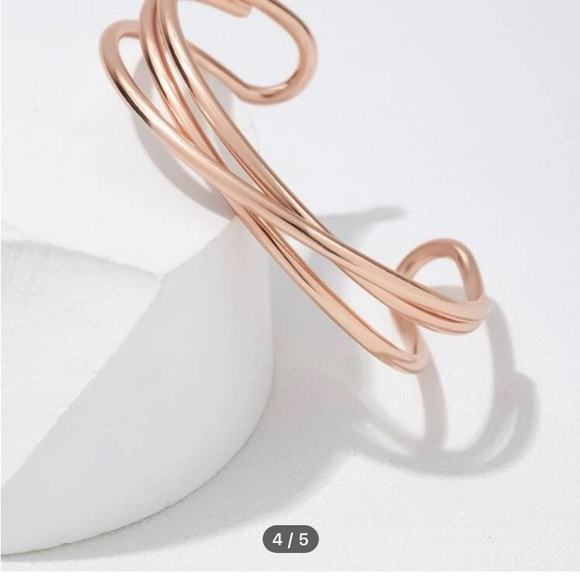 🆕 Rose Gold Cuff Bangle Bracelet…NEW!!!! - Picture 4 of 6